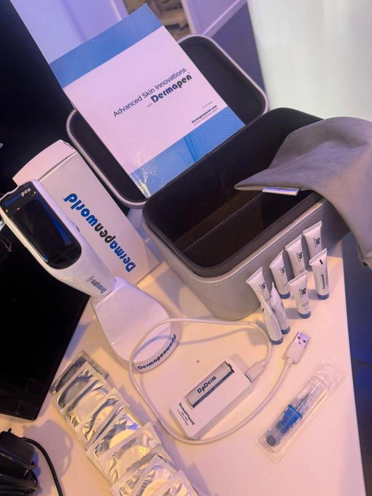 Dermapen 4 orgineel microneedling gehele set als nieuw, Sieraden, Tassen en Uiterlijk, Uiterlijk | Gezichtsverzorging, Zo goed als nieuw