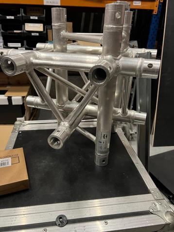 Eurotruss | FD33-XUD - X-joint + up + down beschikbaar voor biedingen