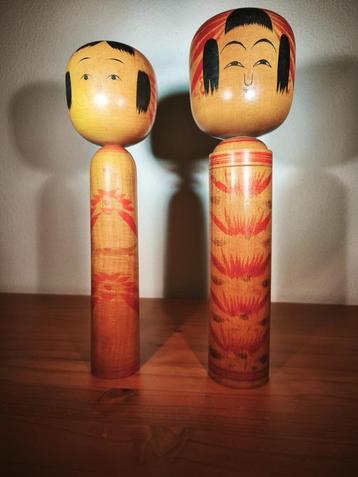 Set van 2 Kokeshi poppen (1 beschadigd) beschikbaar voor biedingen