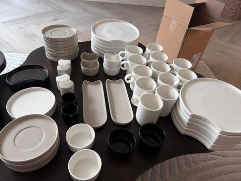 Karaca Hussein Chalayan Poly 12 Persoons Ontbijtset, Huis en Inrichting, Keuken | Servies, Nieuw, Bord(en), Overige stijlen, Ophalen of Verzenden