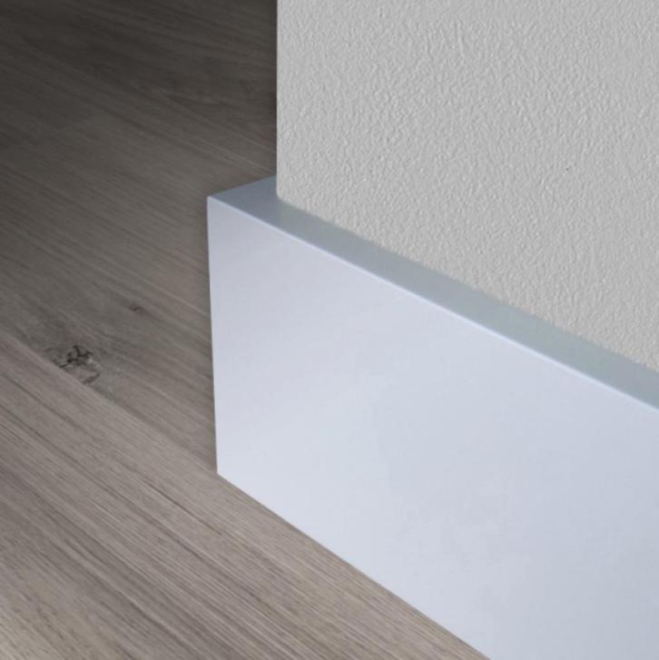NIEUWE PLINTEN  / ARCHITRAVEN TE KOOP, Doe-het-zelf en Verbouw, Plinten en Afwerking, Nieuw, Plinten, Mdf, 200 tot 250 cm, Ophalen