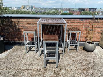  Robuste terras statafel  beschikbaar voor biedingen