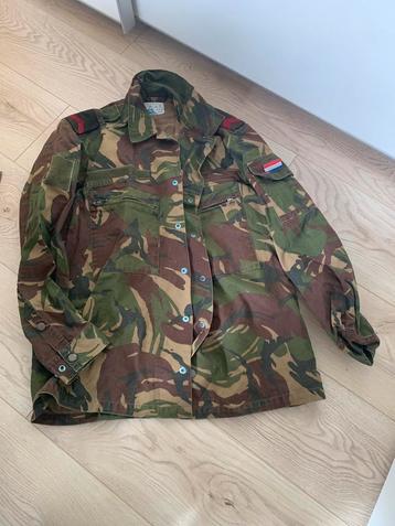 Legerkleding diverse beschikbaar voor biedingen