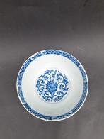 Kangxi kom Chinees porselein  18e, Antiek en Kunst, Antiek | Porselein, Ophalen of Verzenden