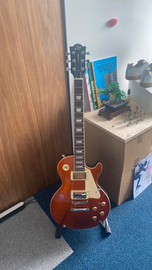 Les paul gitaar, Muziek en Instrumenten, Snaarinstrumenten | Gitaren | Elektrisch, Zo goed als nieuw, Solid body, Overige merken