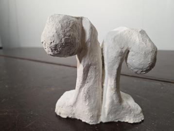 15. Twee figuren beschikbaar voor biedingen