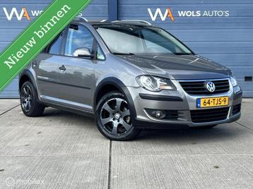 Volkswagen Touran 1.4 TSI Cross / 7 PERSOONS / CARPLAY / TRE beschikbaar voor biedingen