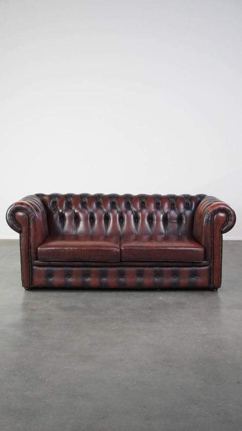 Comfortabele rode rundleren 2.5 zits chesterfield bank, Huis en Inrichting, Banken | Bankstellen, Gebruikt, Rechte bank, Overige maten