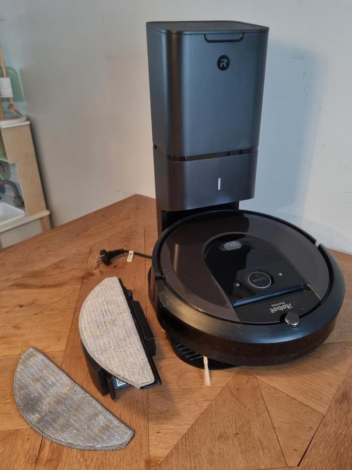 iRobot Roomba i8 Stofzuiger & Dweil Robot, Witgoed en Apparatuur, Stofzuigers, Gebruikt, Robotstofzuiger, Reservoir, Ophalen