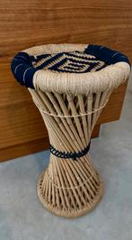 (Bar)Krukken Bamboe met ronde zitting van touw 35,00 voor  2, Huis en Inrichting, Barkrukken, 1 kruk, Ophalen, Zo goed als nieuw