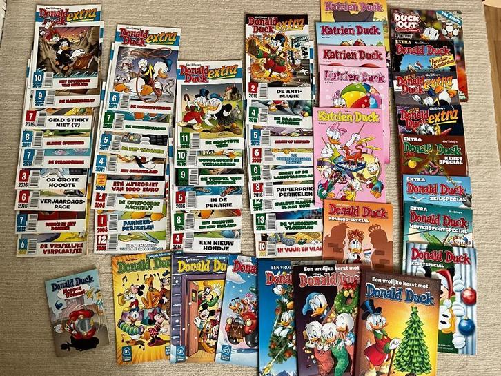 Donald Duck extra, Katrien duck en speciale edities, Boeken, Stripboeken, Zo goed als nieuw, Meerdere stripboeken, Ophalen of Verzenden