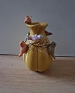 Vaasje vaas daan kromhout vogels dk okergeel geel, Ophalen of Verzenden, Zo goed als nieuw, Aardewerk of Porselein, Minder dan 50 cm