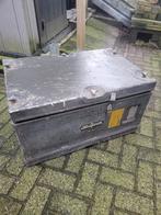 Grote leger kist., Ophalen