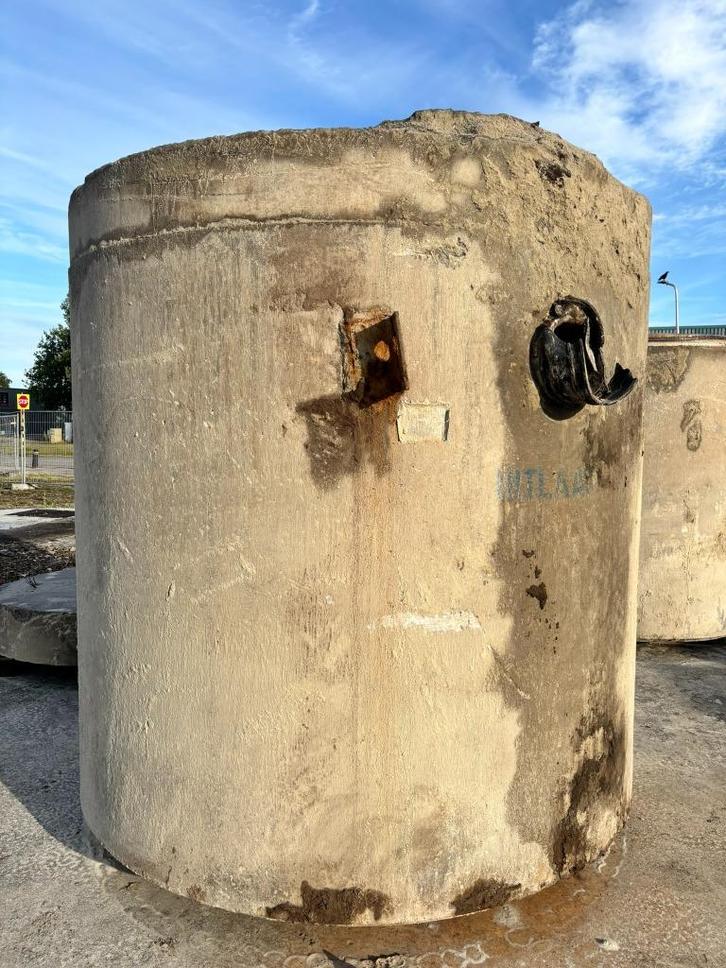 Betonnen slibvangput / waterput / septic tank van .... liter, Tuin en Terras, Tegels en Klinkers, Gebruikt, Overige typen, Beton