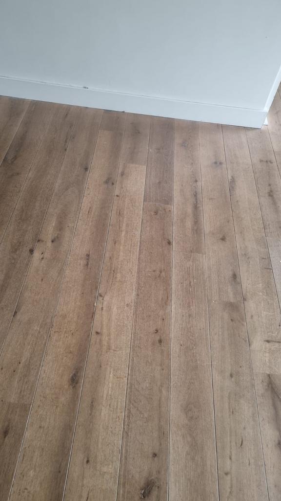 Massieve eiken houten vloer – 2 cm dik – ca. 28 m², Doe-het-zelf en Verbouw, Vloerdelen en Plavuizen, Zo goed als nieuw, Vloerdelen of -planken