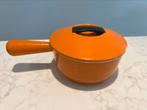 Le Creuset steelpannetje Raymond Loewy 16 cm in nieuwstaat, Gietijzer, Ophalen of Verzenden, Zo goed als nieuw, Keramische plaat