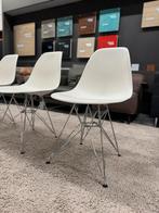 4 Vitra Eames DSR Eetkamerstoelen wit, Huis en Inrichting, Stoelen, Vier, Ophalen of Verzenden, Wit