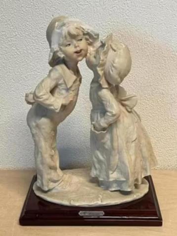 ANTIEK/VINTAGE! Giuseppe Armani beeld shy kiss BIEDEN beschikbaar voor biedingen