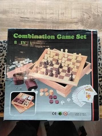 8-in-1 Spelletjes Set - Schaken, Dammen, etc. beschikbaar voor biedingen