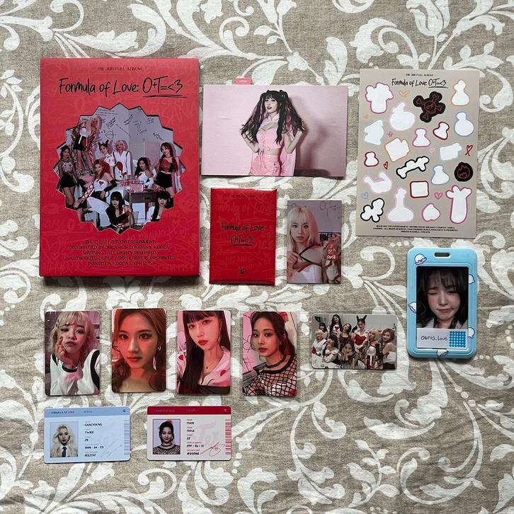 Kpop Twice Formula of Love (break it ver.), Verzamelen, Muziek, Artiesten en Beroemdheden, Zo goed als nieuw, Cd of Plaat, Verzenden