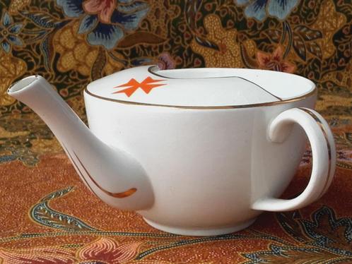 Mooie oude Engelse tuitkom met Maltees kruis 15 cm., Antiek en Kunst, Antiek | Porselein, Ophalen of Verzenden