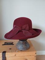 Mooie bordeaux rode hoed van Mayser zgan, Ophalen, 56 of 57 cm (M, 7 of 7⅛ inch), Mayser, Hoed