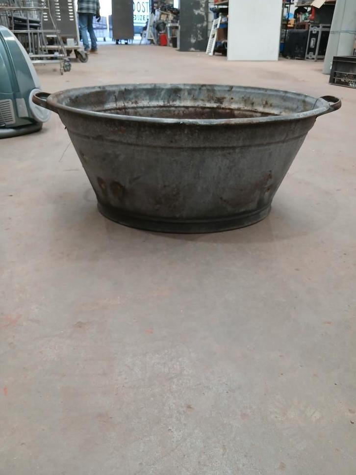 Oude Zinken teil - 74x59 cm, Tuin en Terras, Bloembakken en Plantenbakken, Gebruikt, Metaal, Binnen, Balkon, Tuin, 30 tot 60 cm