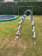 Zwembad trap, Ophalen