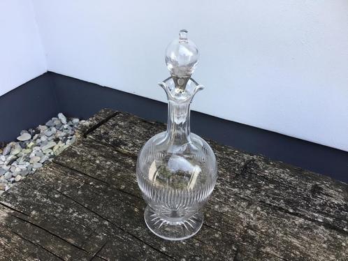 Elegante karaf met stop, de hals van de stop is zilver, Antiek en Kunst, Antiek | Glas en Kristal, Ophalen of Verzenden