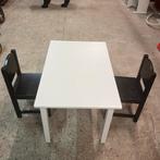 Tafel (wit) en 2 stoeltjes (zwart) Ikea Sundvik, Kinderen en Baby's, Kinderkamer | Tafels en Stoelen, Ophalen, Gebruikt, Tafel(s) en Stoel(en)