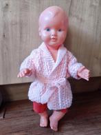 Vintage Babypop met roze badjas, Ophalen of Verzenden, Gebruikt, Pop
