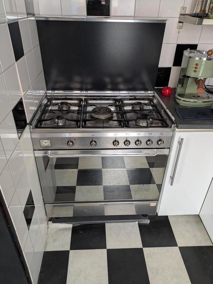 Smeg 5 pits gasfornuis, Witgoed en Apparatuur, Fornuizen, Gebruikt, Vrijstaand, Gas, 5 kookzones of meer, Ophalen