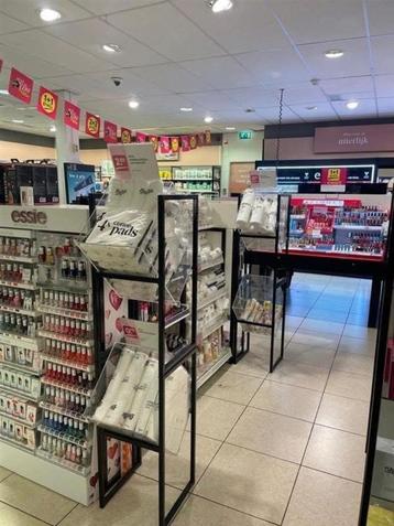 Nieuwe Inpulsbakken / Displays - Zwart Metalen Frame beschikbaar voor biedingen