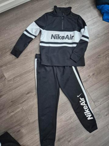 Nike air trainingspak mt m / 137 -147 beschikbaar voor biedingen