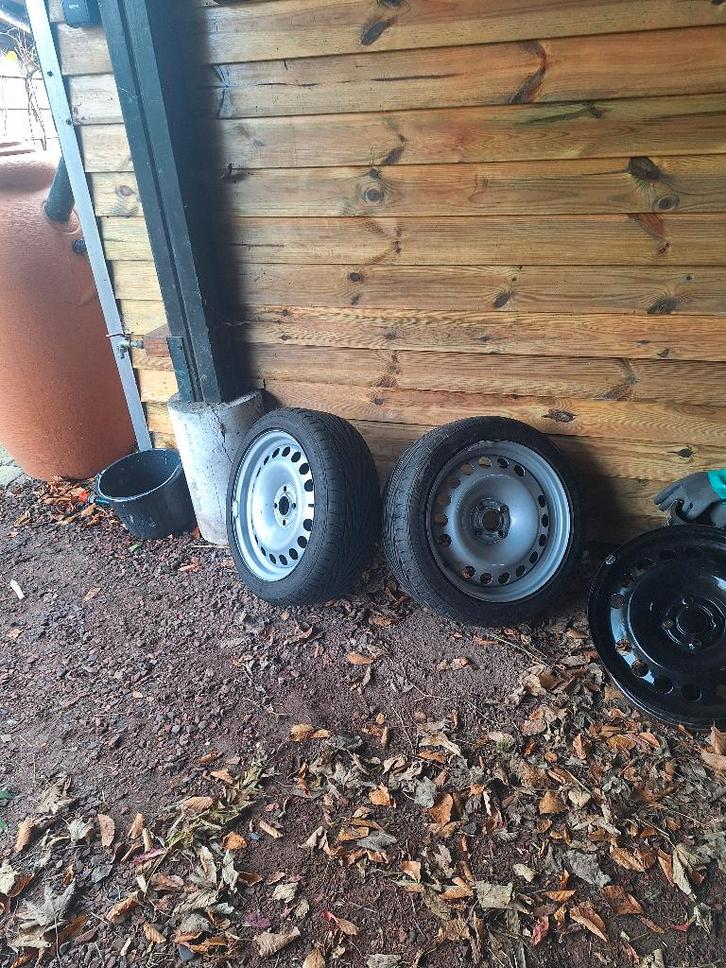 4 Stalen velgen 16 inch 4x100 , 2 met nieuwe banden, Auto-onderdelen, Banden en Velgen, Velg(en), Zomerbanden, 16 inch, 185 mm