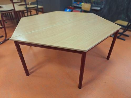 diverse schooltafels in goede staat, Kinderen en Baby's, Kinderkamer | Tafels en Stoelen, Gebruikt, Tafel(s), Ophalen