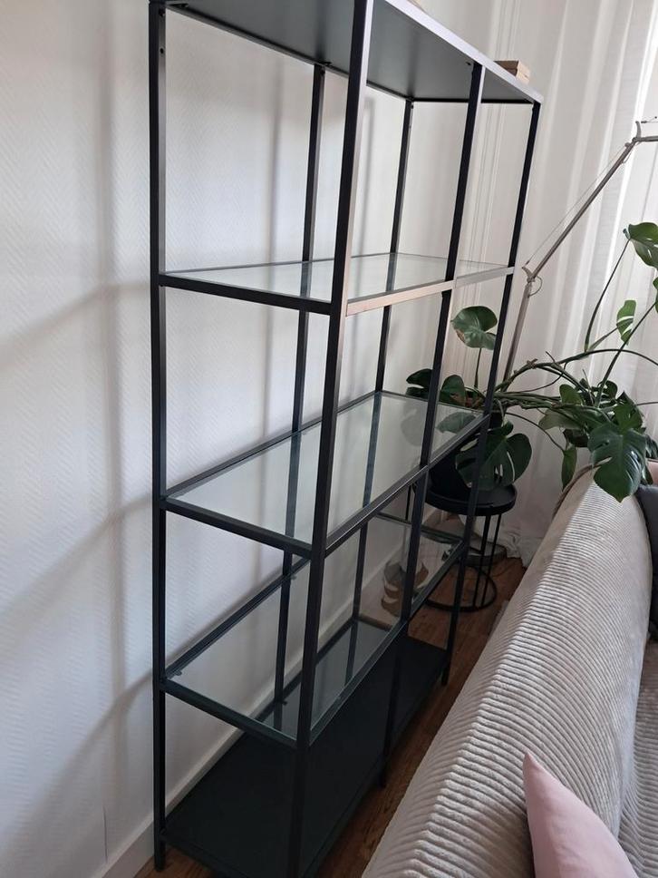 Ikea Kast met glazen planken, Huis en Inrichting, Kasten | Boekenkasten, Ophalen