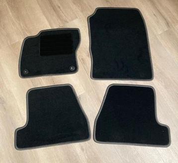 Mattenset voor een Ford Focus Type 3 beschikbaar voor biedingen