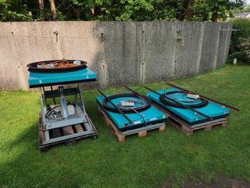 3 AMEISE heftafels (draagvermogen 1.000 kg., 2021. z.g.a.n.) beschikbaar voor biedingen