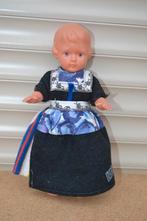 Wildebras popje met originele klederdracht kleding NR 8699, Verzamelen, Poppen, Ophalen of Verzenden, Zo goed als nieuw, Pop