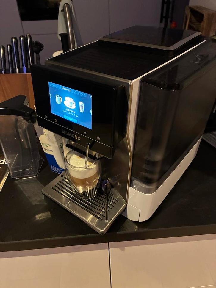 Siemens EQ 700 Integral Wit, Witgoed en Apparatuur, Koffiezetapparaten, Zo goed als nieuw, Gemalen koffie, Koffiemachine, 2 tot 4 kopjes