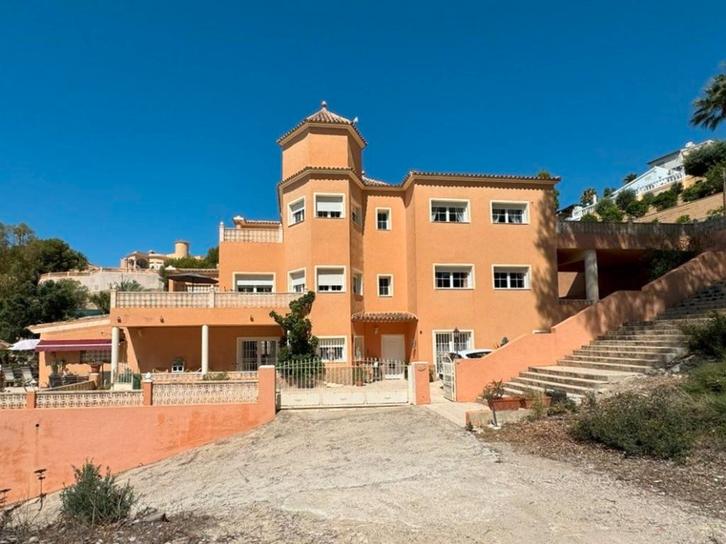 Royale vrijstaande villa met gastenverblijf en zeezicht, Huizen en Kamers, Buitenland, Spanje, Woonhuis, Dorp