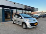 Peugeot 107 1.0 12V 5DR 2010 Grijs, Auto's, Voorwielaandrijving, Euro 5, Stof, Metallic lak