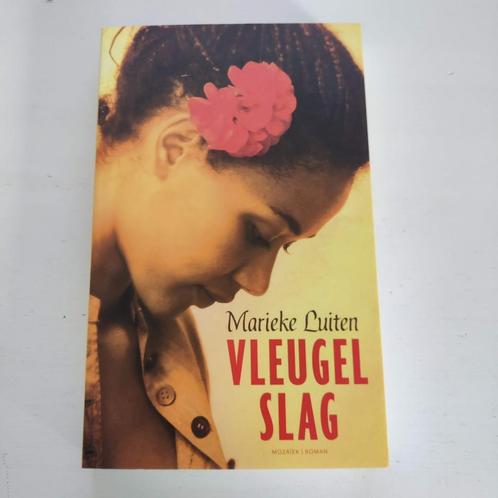 Marieke Luiten - Vleugelslag, Boeken, Literatuur, Zo goed als nieuw, Nederland, Ophalen of Verzenden