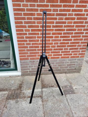 Schildersezel 2 stuks zwart en beuken zo goed als nieuw  beschikbaar voor biedingen