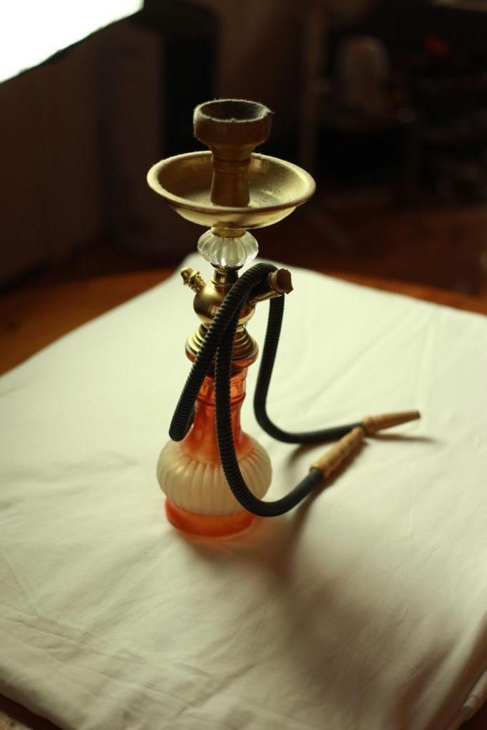 Decoratieve waterpijp shisha vintage stijl, Verzamelen, Rookartikelen, Aanstekers en Luciferdoosjes, Zo goed als nieuw, (Water)pijp