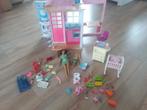 Barbie huis met babykamer en veel accessoires ., Ophalen of Verzenden, Zo goed als nieuw