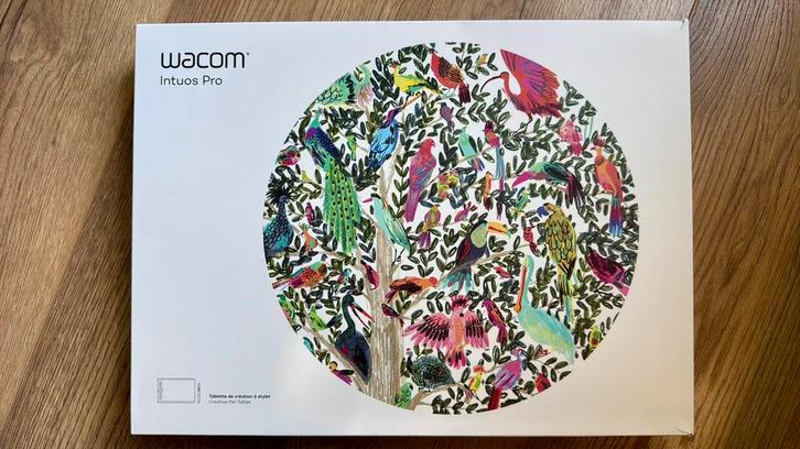 Wacom Intuos Pro (touch) MEDIUM PTH-660 - in Doos, Computers en Software, Tekentablets, Zo goed als nieuw, Bedraad, Multi-touch