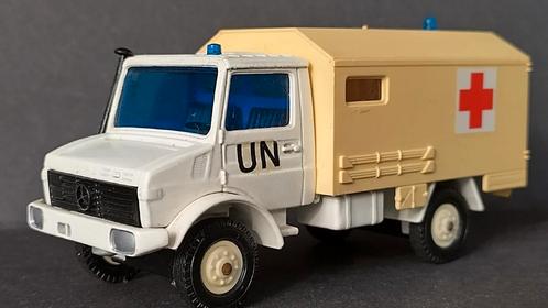 Mercedes Benz Unimog ambulance 1:50 Solido Pol, Hobby en Vrije tijd, Modelauto's | 1:50, Zo goed als nieuw, Auto, Verzenden