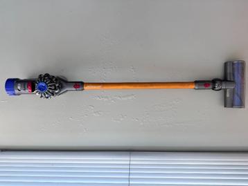 Dyson V7 stofzuiger gebruikte beschikbaar voor biedingen